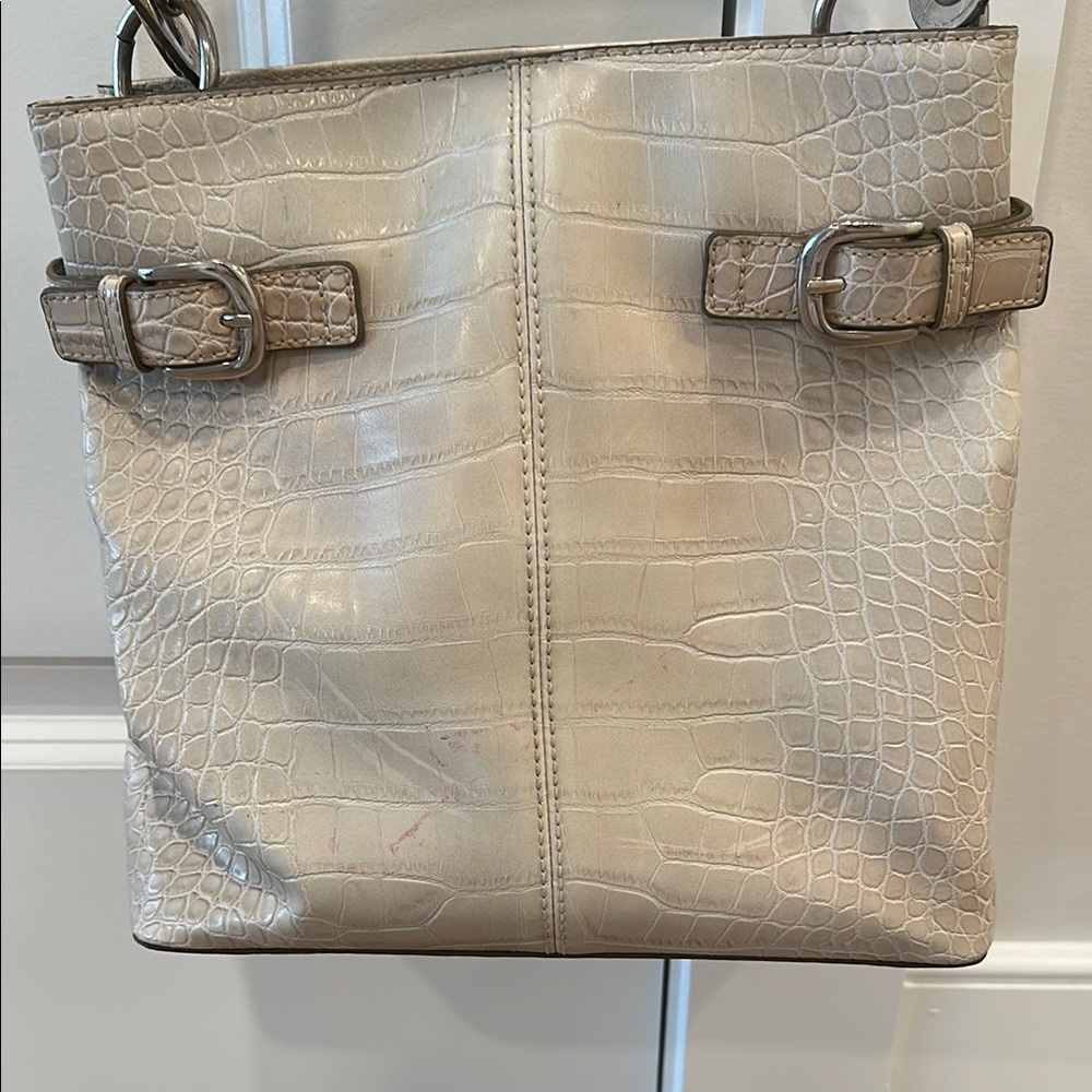 3/$15 Tommy Hilfiger PURSE Cream Embossed Shoulder Bag Purse Silver Hardware - Picture 3 of 12